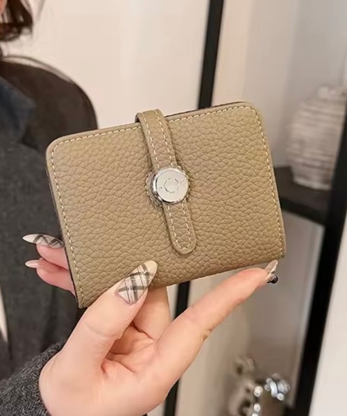 ammy.（エイミードット）の「【 ammy. / エイミードット 】 スクエア ストラップ カード ウォレット（カードケース・レディース・ブラウン/ブラック/ベージュ・FREE）」の3枚目の写真