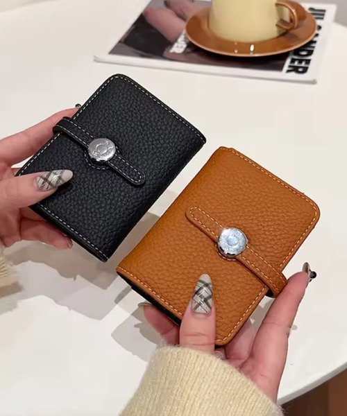 ammy.（エイミードット）の「【 ammy. / エイミードット 】 スクエア ストラップ カード ウォレット（カードケース・レディース・ブラウン/ブラック/ベージュ・FREE）」の10枚目の写真