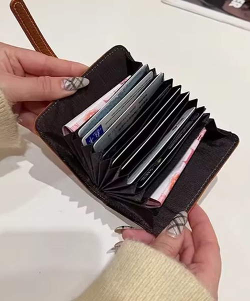 ammy.（エイミードット）の「【 ammy. / エイミードット 】 スクエア ストラップ カード ウォレット（カードケース・レディース・ブラウン/ブラック/ベージュ・FREE）」の11枚目の写真