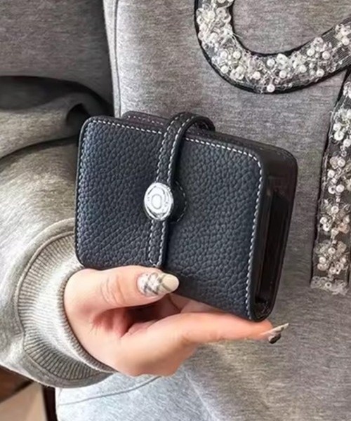 ammy.（エイミードット）の「【 ammy. / エイミードット 】 スクエア ストラップ カード ウォレット（カードケース・レディース・ブラウン/ブラック/ベージュ・FREE）」の14枚目の写真