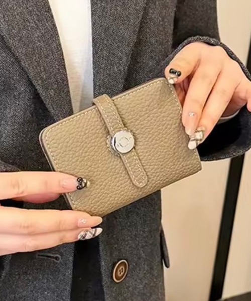 ammy.（エイミードット）の「【 ammy. / エイミードット 】 スクエア ストラップ カード ウォレット（カードケース・レディース・ブラウン/ブラック/ベージュ・FREE）」の9枚目の写真