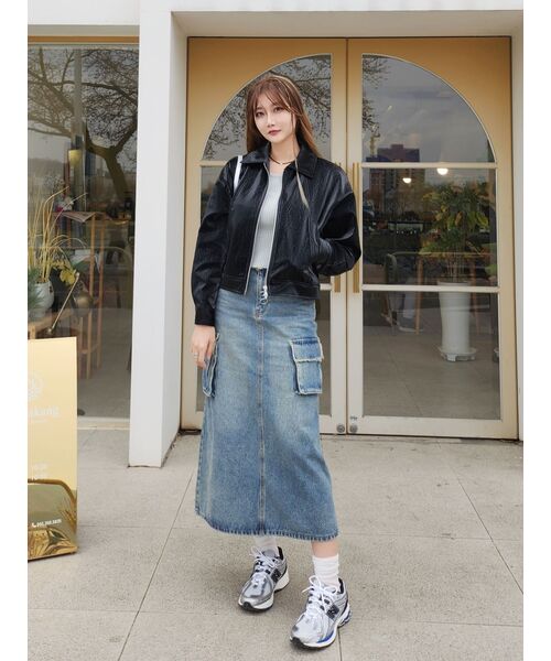 AVANDRESS(アバンドレス )の「Harper Tassel Pocket Denim Long Skirt BLUE(スカート・レディース・ブルー・SMALL/LARGE/MEDIUM)」の8枚目の写真