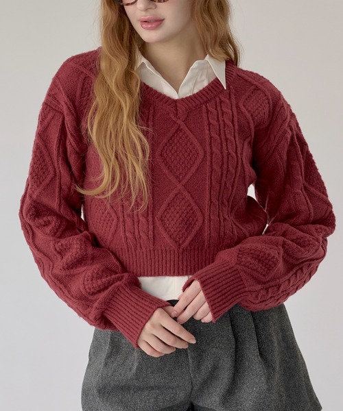 hazyl(ヘイジル)の「V-neck cable knit / Vネックケーブルニット(ニット/セーター・レディース・ボルドー/アイボリー・フリー)」の2枚目の写真