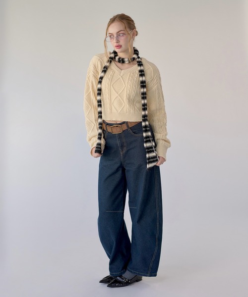 hazyl(ヘイジル)の「V-neck cable knit / Vネックケーブルニット(ニット/セーター・レディース・ボルドー/アイボリー・フリー)」の8枚目の写真