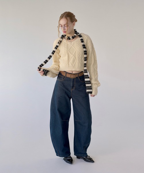 hazyl(ヘイジル)の「V-neck cable knit / Vネックケーブルニット(ニット/セーター・レディース・ボルドー/アイボリー・フリー)」の9枚目の写真