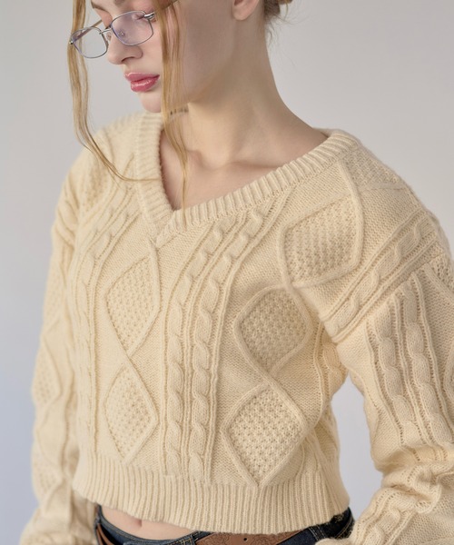 hazyl(ヘイジル)の「V-neck cable knit / Vネックケーブルニット(ニット/セーター・レディース・ボルドー/アイボリー・フリー)」の20枚目の写真