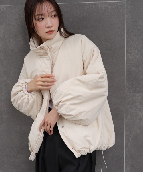 Bab（バブ）の「ハイネック中綿ブルゾン（ブルゾン・レディース・アイボリー/ブラック・M）」の9枚目の写真