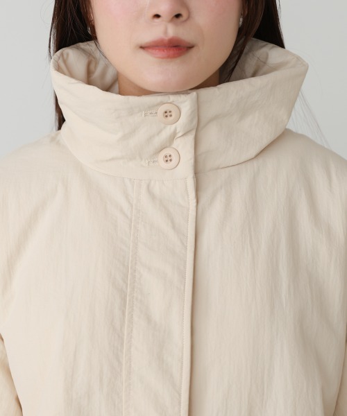 Bab（バブ）の「ハイネック中綿ブルゾン（ブルゾン・レディース・アイボリー/ブラック・M）」の14枚目の写真