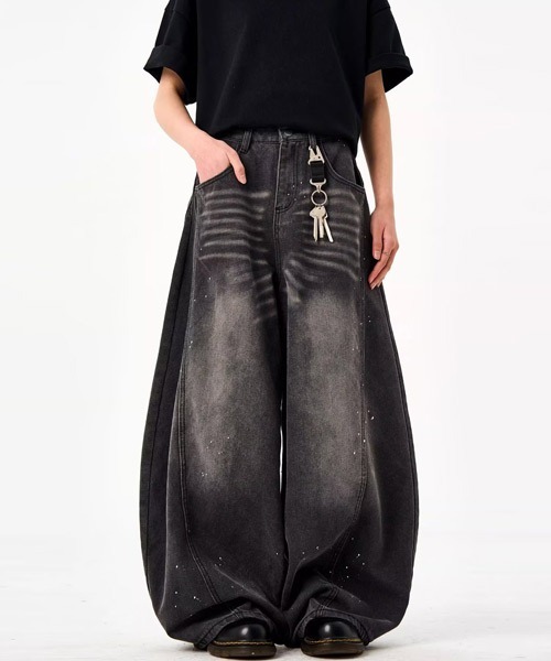 Ressaca(レサーカ)の「ペイント風ブラックカーブデニムパンツ(デニムパンツ・メンズ・ブラック・M/L/XL)」の3枚目の写真