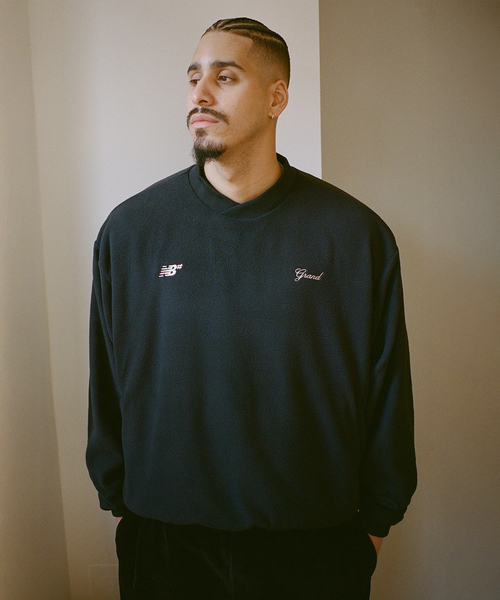 WISM(ウィズム)の「GRAND × NEW BALANCE POLAR FLEECE WINDSHIRT(Tシャツ/カットソー・メンズ・ブラック・MEDIUM/LARGE)」の2枚目の写真