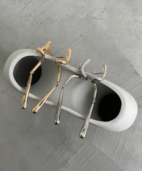 AIC.（エーアイシー）の「スパイラルロングピアス（ピアス（両耳用）・レディース・シルバー/ゴールド・FREE）」の5枚目の写真