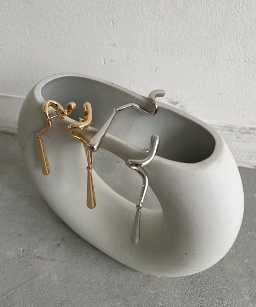 AIC.（エーアイシー）の「スパイラルロングピアス（ピアス（両耳用）・レディース・シルバー/ゴールド・FREE）」の6枚目の写真