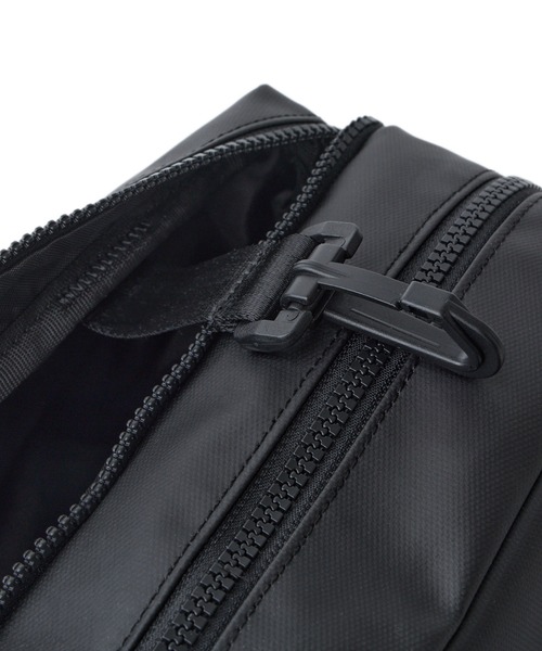 NEW ERA(ニューエラ)の「ニューエラ スクエアウエストバッグ TPU(ボディバッグ/ウエストポーチ・メンズ・ブラック・FREE)」の2枚目の写真