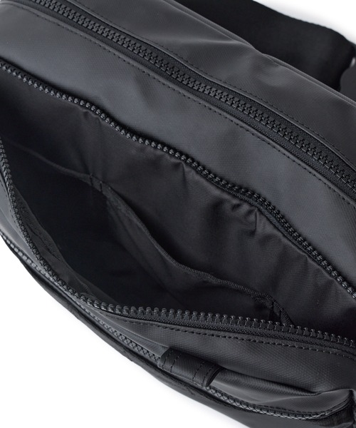 NEW ERA(ニューエラ)の「ニューエラ スクエアウエストバッグ TPU(ボディバッグ/ウエストポーチ・メンズ・ブラック・FREE)」の3枚目の写真