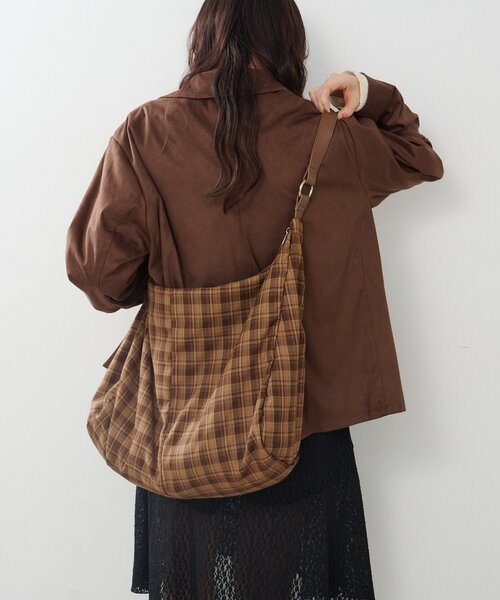 Kastane(カスタネ)の「【A4サイズ】ビッグショルダーBAG(ショルダーバッグ・レディース・ブラウン系その他/ブラウン・FREE)」の9枚目の写真