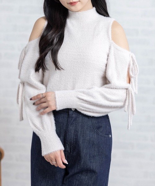 CLEAR BASIC（クリアベーシック）の「オープンショルダーニットトップス[着回し力抜群 ガーリー]≪AW新作≫（ニット/セーター・レディース・ピンク/アイボリー/サックスブルー・F）」の3枚目の写真