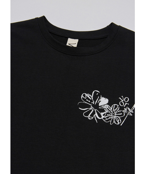 VOOR(ボル)の「ミニローズグラフィック半袖Tシャツ_ブラック(Tシャツ/カットソー・レディース・ブラック・SMALL/MEDIUM)」の1枚目の写真