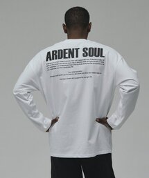 アダント、シグネチャーバックロゴセミオーバーフィット長袖Tシャツ