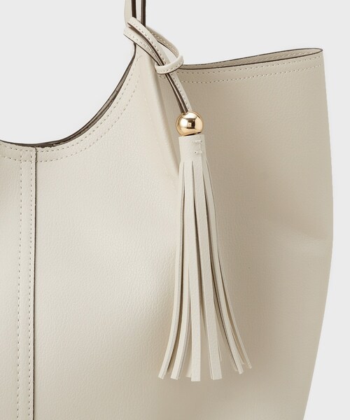 THE SHOP TK (ザ ショップ ティーケー )の「タッセル付きトートバッグ(トートバッグ・レディース・ナチュラル/アイボリー/ブラック・00)」の21枚目の写真