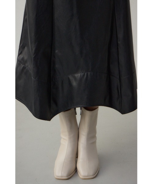 AZUL by moussy(アズールバイマウジー)の「【身長/骨格別着用画像あり】フェイクレザーハンカチーフヘムスカート 秋服 冬服 ロングスカート ウエスト後ろゴム(スカート・レディース・ブラック・MEDIUM/SMALL)」の12枚目の写真
