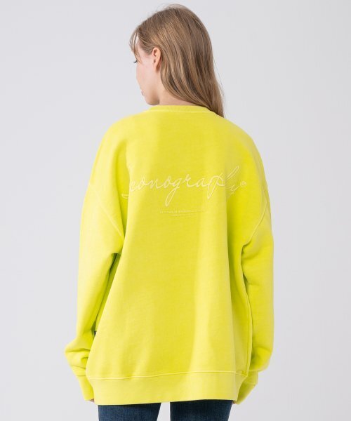 ICONOGRAPHY(アイコノグラフィー)の「PIGMENT HEAVY COTTON EMBLEM VOLUME PRINT YGRN(スウェット・レディース・ライトグリーン・LARGE)」の1枚目の写真