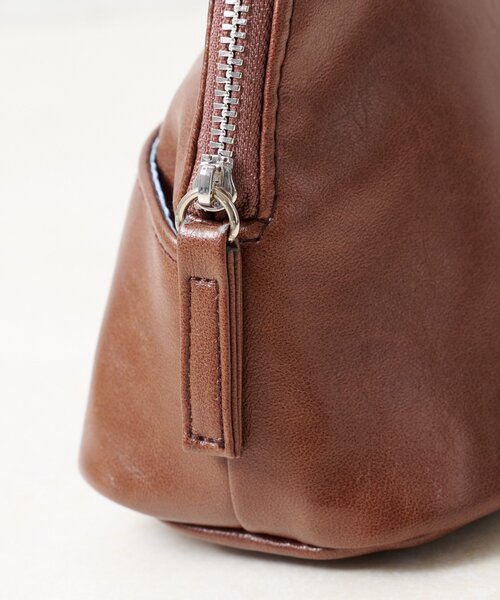 Kastane（カスタネ）の「【Kolors like you】fake leather pouch（ポーチ・レディース・ブラック/ブラウン・FREE）」の8枚目の写真