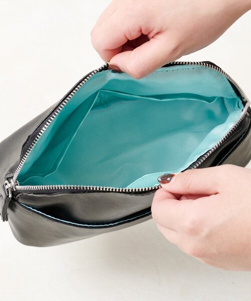 Kastane（カスタネ）の「【Kolors like you】fake leather pouch（ポーチ・レディース・ブラック/ブラウン・FREE）」の12枚目の写真