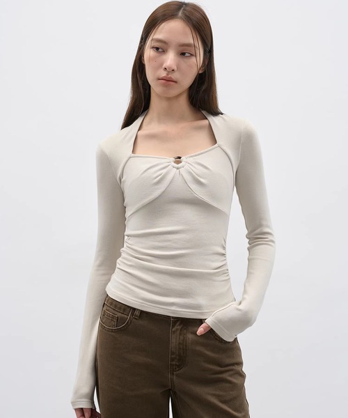 EIGHTHMONTH(エイスマンス)の「リングディテール ギャザートップス EM25a172【EIGHTHMONTH】(Tシャツ/カットソー・レディース・アイボリー/ブラック・S/M)」の1枚目の写真