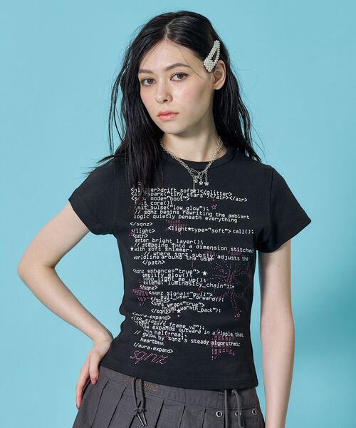 SEQUENZ(シークエンズ)の「※WEB限定 / 文字プリントレディースコンパクトT / sqnz programmingpt compact tee(Tシャツ/カットソー・レディース・ホワイト/レッド/ブラック/イエロー系その他・SMALL/MEDIUM)」の8枚目の写真