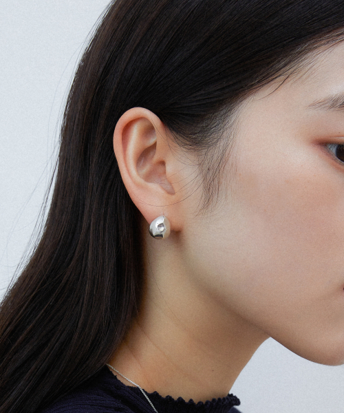 BYWEEKEND（バイウィーケンド）の「Alma earring_silver（ピアス（両耳用）・レディース・シルバー・FREE）」の3枚目の写真
