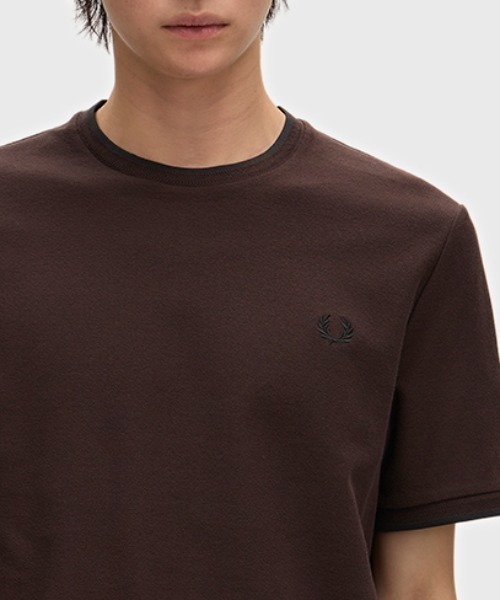 FRED PERRY(フレッドペリー)の「Trim Detail Crepe Pique T-Shirt/トリムディテールクレープピケTシャツ(Tシャツ/カットソー・メンズ・ブラック/ホワイト/ブラウン/ネイビー・S/L/M)」の12枚目の写真