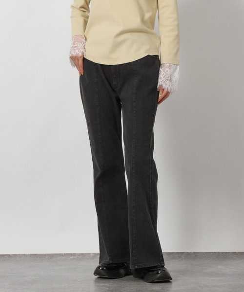 LAKOLE（ラコレ）の「デニムフレアパンツ / 640415（デニムパンツ・レディース・インディゴブルー/ブラック/ライトブルー・LARGE/MEDIUM）」の7枚目の写真