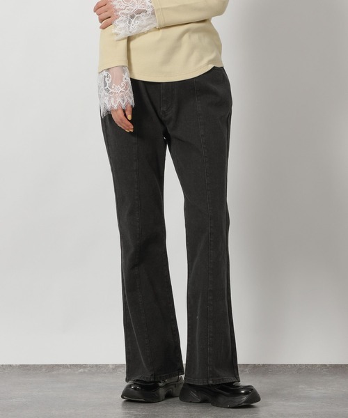 LAKOLE（ラコレ）の「デニムフレアパンツ / 640415（デニムパンツ・レディース・インディゴブルー/ブラック/ライトブルー・LARGE/MEDIUM）」の8枚目の写真