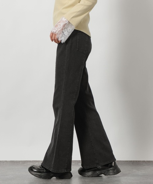 LAKOLE（ラコレ）の「デニムフレアパンツ / 640415（デニムパンツ・レディース・インディゴブルー/ブラック/ライトブルー・LARGE/MEDIUM）」の9枚目の写真