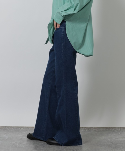 LAKOLE（ラコレ）の「デニムフレアパンツ / 640415（デニムパンツ・レディース・インディゴブルー/ブラック/ライトブルー・LARGE/MEDIUM）」の21枚目の写真