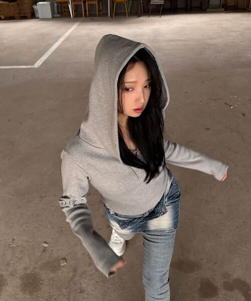 VOONT（ブント）の「Buckle Strap Hood Long Sleeve (GRAY)（Tシャツ/カットソー・レディース・グレー・S/M）」の10枚目の写真