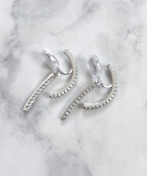 yu-ka(ユーカ)の「YU-KA:ビジュークロスラインイヤリング bijou cross line earring(イヤリング・レディース・シルバー/ゴールド・FREE)」の1枚目の写真