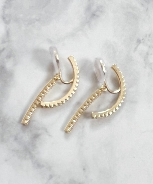 yu-ka(ユーカ)の「YU-KA:ビジュークロスラインイヤリング bijou cross line earring(イヤリング・レディース・シルバー/ゴールド・FREE)」の2枚目の写真