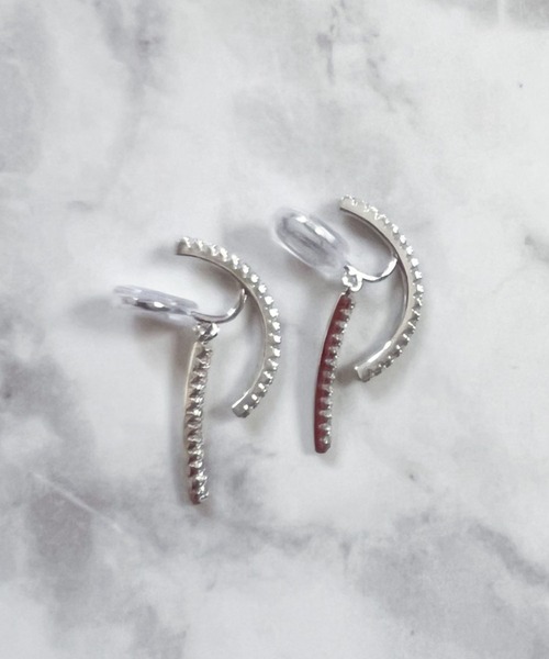 yu-ka(ユーカ)の「YU-KA:ビジュークロスラインイヤリング bijou cross line earring(イヤリング・レディース・シルバー/ゴールド・FREE)」の4枚目の写真