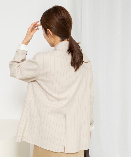 NOLLEY’S(ノーリーズ)の「【WEB&一部店舗限定色アイテム】ウォッシャブルストライプオーバージャケット(テーラードジャケット・レディース・ベージュ系その他/ブルー系その他6/ホワイト系その他2・38)」の18枚目の写真