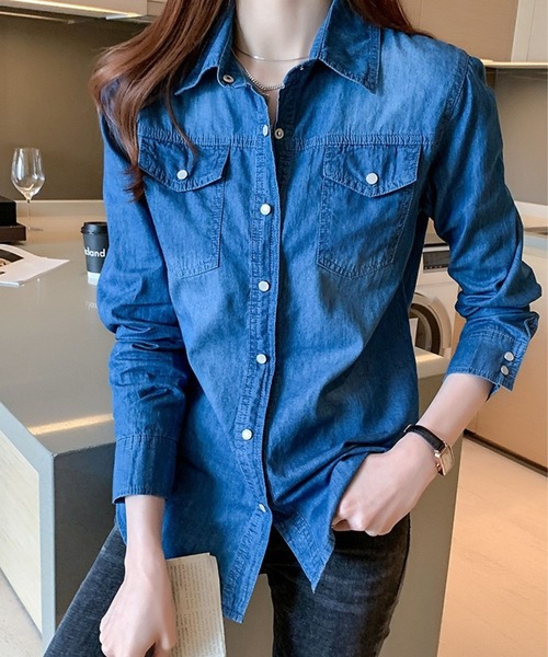 SPIGA(スピーガ)の「きれいめダンガリーシャツ(シャツ/ブラウス・レディース・ライトブルー/ダークブルー・SMALL/X-LARGE/LARGE/MEDIUM)」の2枚目の写真