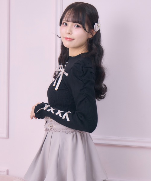 ROJITA(ロジータ)の「デコルテ開き配色リボンニット(ニット/セーター・レディース・ブラック/ピンク/ホワイト・FREE)」の4枚目の写真