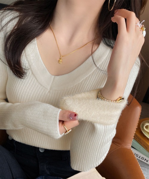 Miniministore(ミニミニストア)の「裏起毛ニットトップス Vネックリブニット(ニット/セーター・レディース・ホワイト/アイボリー/ブラック・FREE)」の4枚目の写真
