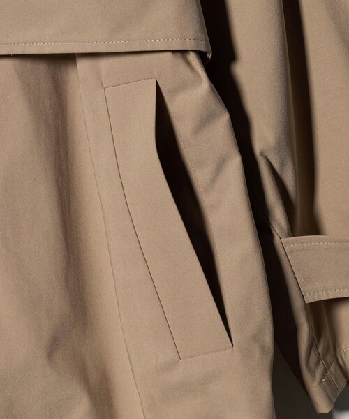 UNITED ARROWS（ユナイテッドアローズ）の「ステンカラーコート ‐はっ水‐（ステンカラーコート・レディース・ベージュ/ブラック・38/36/34）」の11枚目の写真