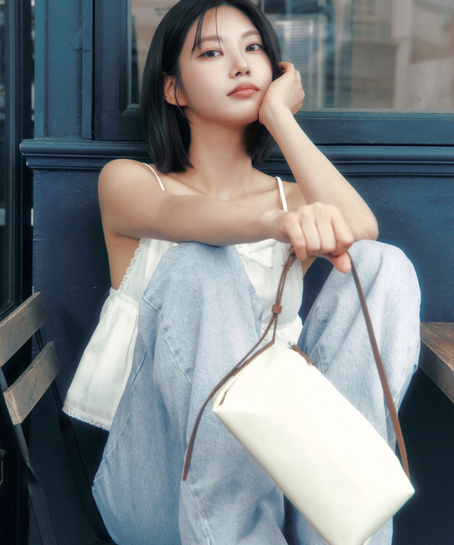 I BAG YOUR PARDON(アイバック ユア パードン)の「pencil BAG (4 colors)(トートバッグ・レディース・ライトイエロー/Beige/ホワイト/ブラック/レッド/ネイビー・FREE)」の9枚目の写真
