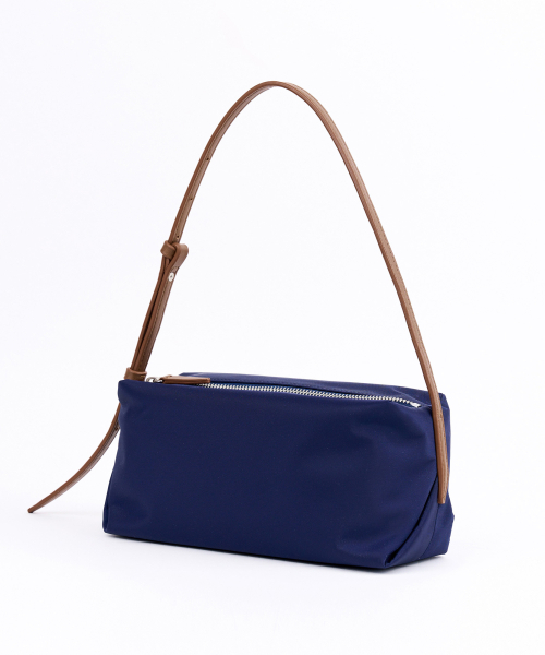 I BAG YOUR PARDON(アイバック ユア パードン)の「pencil BAG (4 colors)(トートバッグ・レディース・ライトイエロー/Beige/ホワイト/ブラック/レッド/ネイビー・FREE)」の12枚目の写真