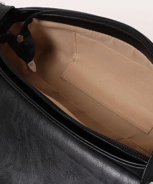 IO（イオ）（イオ）の「HERB/Studded Flap Bag/スタッズフラップバッグ（ショルダーバッグ・レディース・アイボリー/ブラック・FREE）」の5枚目の写真