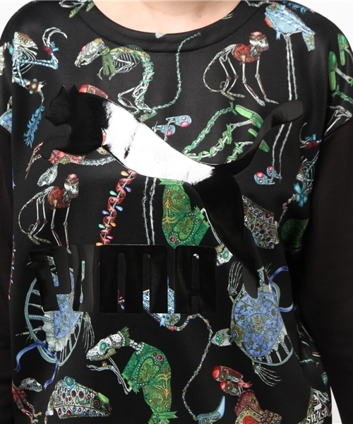 PUMA（プーマ）の「SWASH CREW SWEAT (WOMEN)（スウェット・レディース・ブラック系その他/ブラック・SMALL/MEDIUM/X-SMALL）」の8枚目の写真