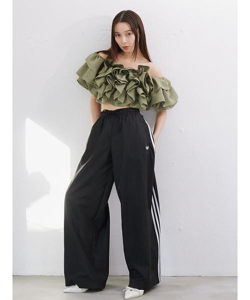 adidas(アディダス)の「【adidas Originals】FIRE BIRD ADILENIUM TP/ファイヤーバードアディレニウムトラックパンツ(その他パンツ・レディース・ブラック・XS)」の2枚目の写真