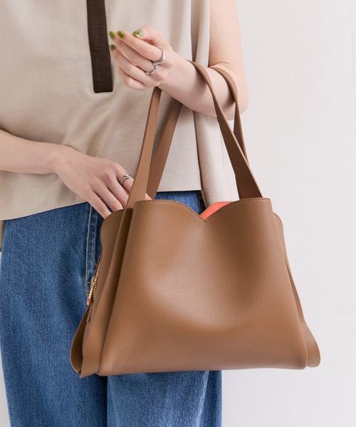 le cercle ADAM ET ROPE'(ルセルクルアダムエロペ)の「2WAYフォルムバッグ(ショルダーバッグ・レディース・ブラック/イエロー系その他3・FREE)」の11枚目の写真
